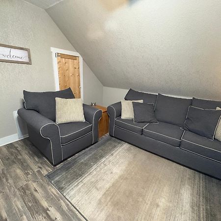 Spacious Rustic Downtown Market St 1 Bedroom Apt, Sleeps Up To 5, Steps To Honeywell & Eagles Theatre Wabash المظهر الخارجي الصورة