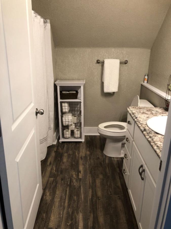 Spacious Rustic Downtown Market St 1 Bedroom Apt, Sleeps Up To 5, Steps To Honeywell & Eagles Theatre Wabash المظهر الخارجي الصورة