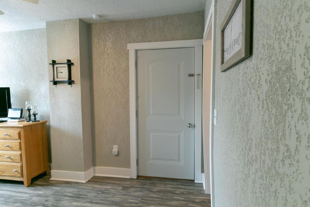 Spacious Rustic Downtown Market St 1 Bedroom Apt, Sleeps Up To 5, Steps To Honeywell & Eagles Theatre Wabash المظهر الخارجي الصورة