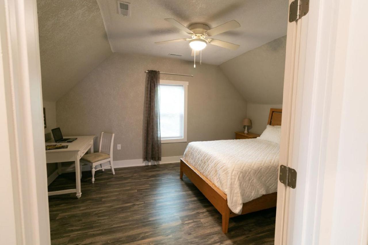 Spacious Rustic Downtown Market St 1 Bedroom Apt, Sleeps Up To 5, Steps To Honeywell & Eagles Theatre Wabash المظهر الخارجي الصورة