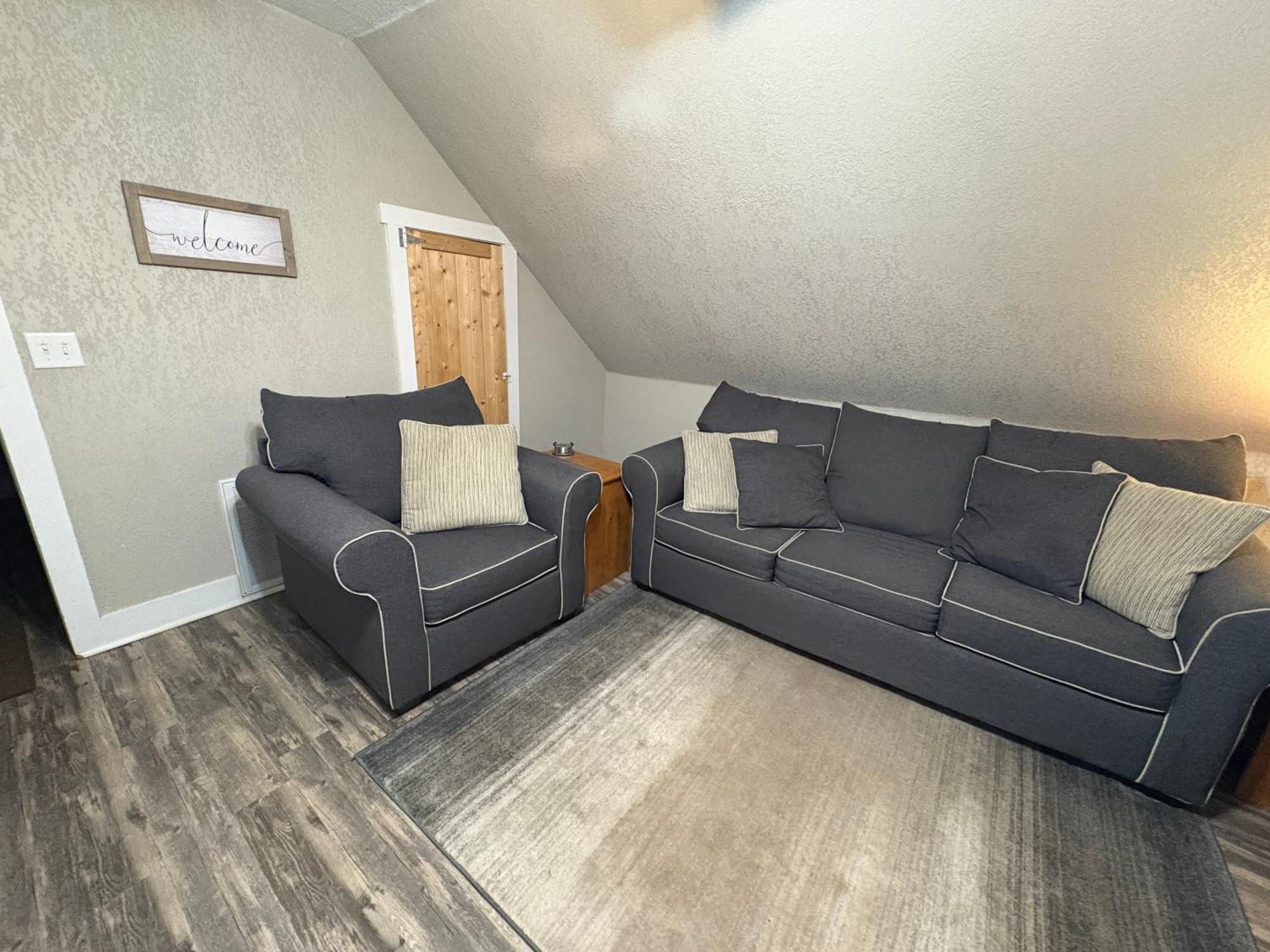 Spacious Rustic Downtown Market St 1 Bedroom Apt, Sleeps Up To 5, Steps To Honeywell & Eagles Theatre Wabash المظهر الخارجي الصورة